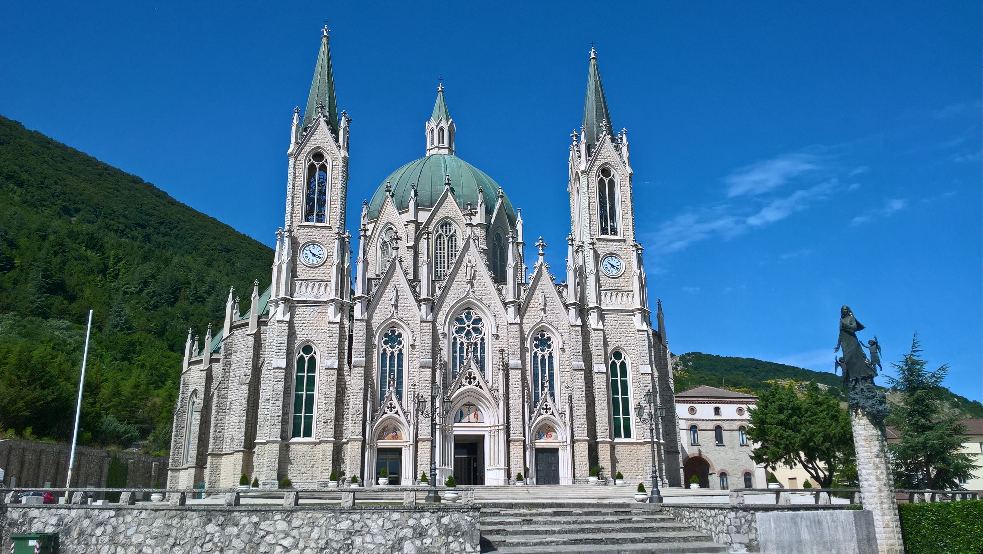 Basilica minore dell'Addolorata Castelpetroso