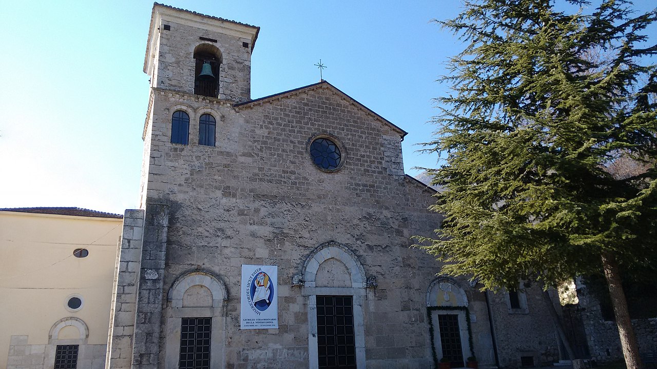 Esterno della Concattedrale di Santa Maria Assunta in Cielo e Porta Santa