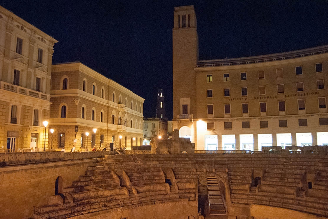 Lecce Anfiteatro Romano di Sera
