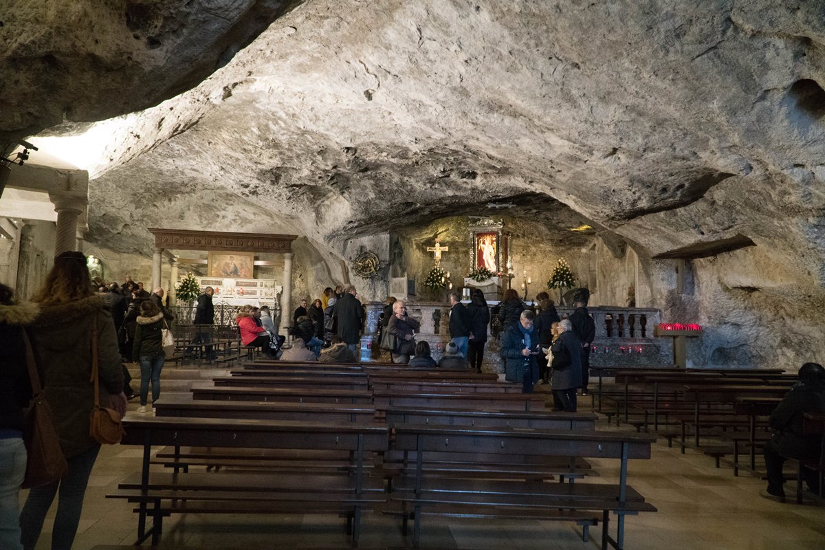 Monte Sant'Angelo - Interno Grotta San Michele