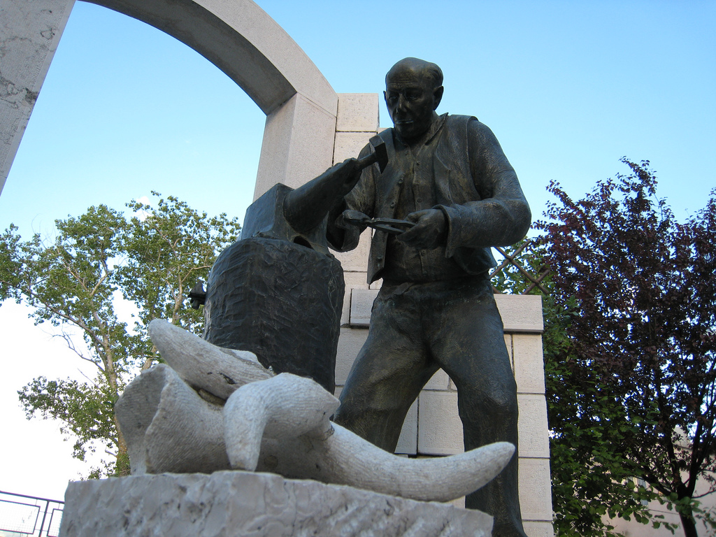 Monumento al coltellinaio Frosolone