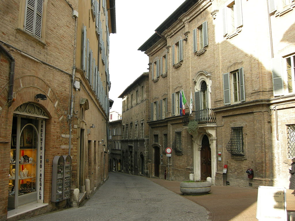 Urbino Via Vittorio Veneto